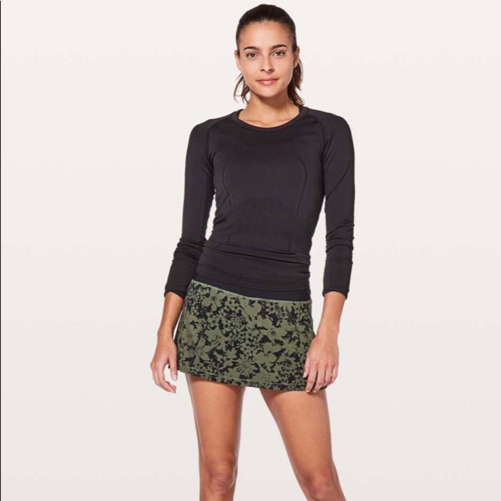 Lululemon pace rival skirt. No panels.